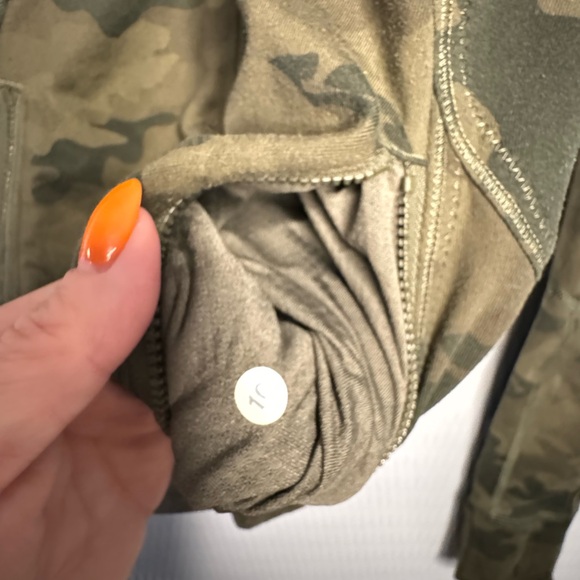 Lululemon camo jacket - Picture 4 of 5